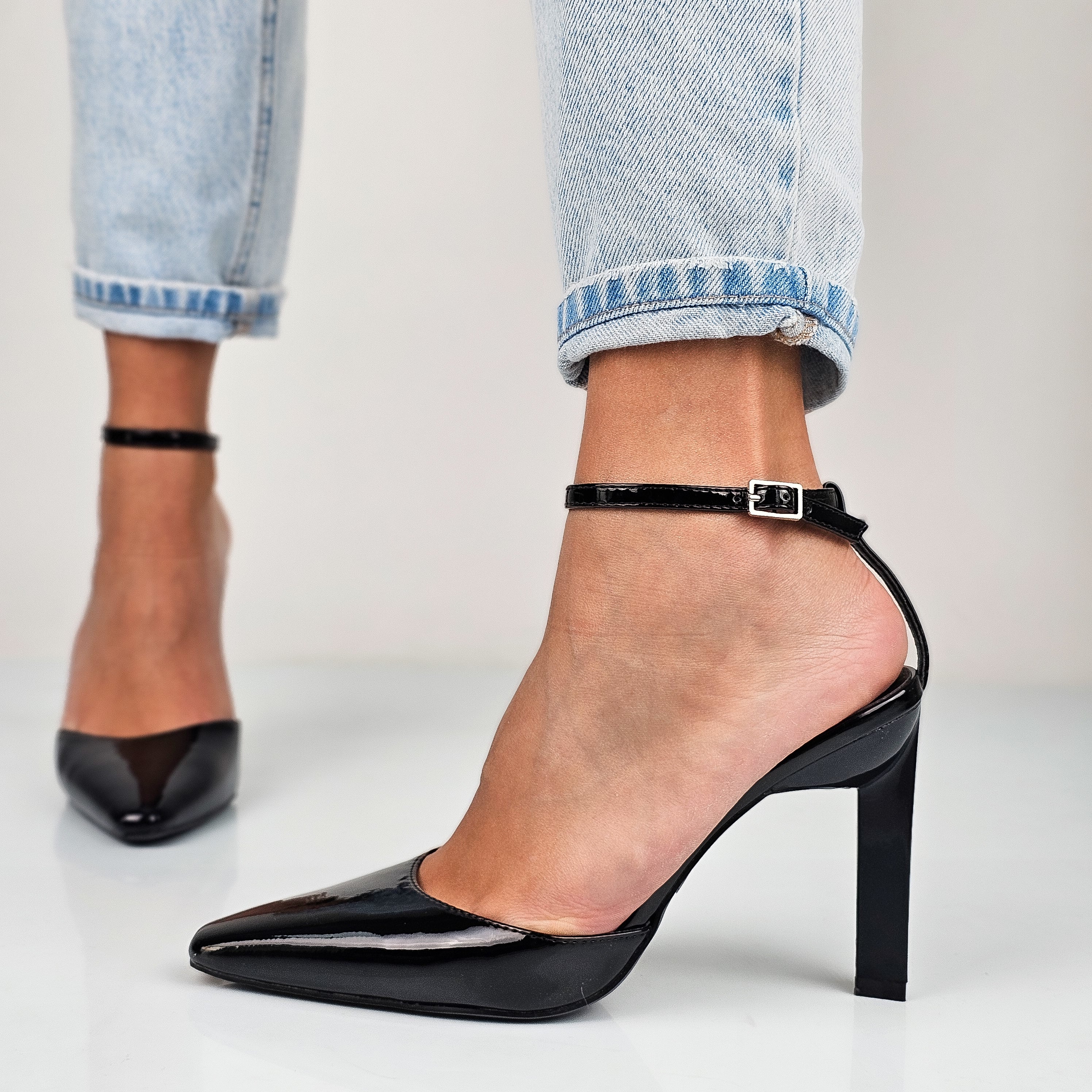 Jude - Decollette Slingback