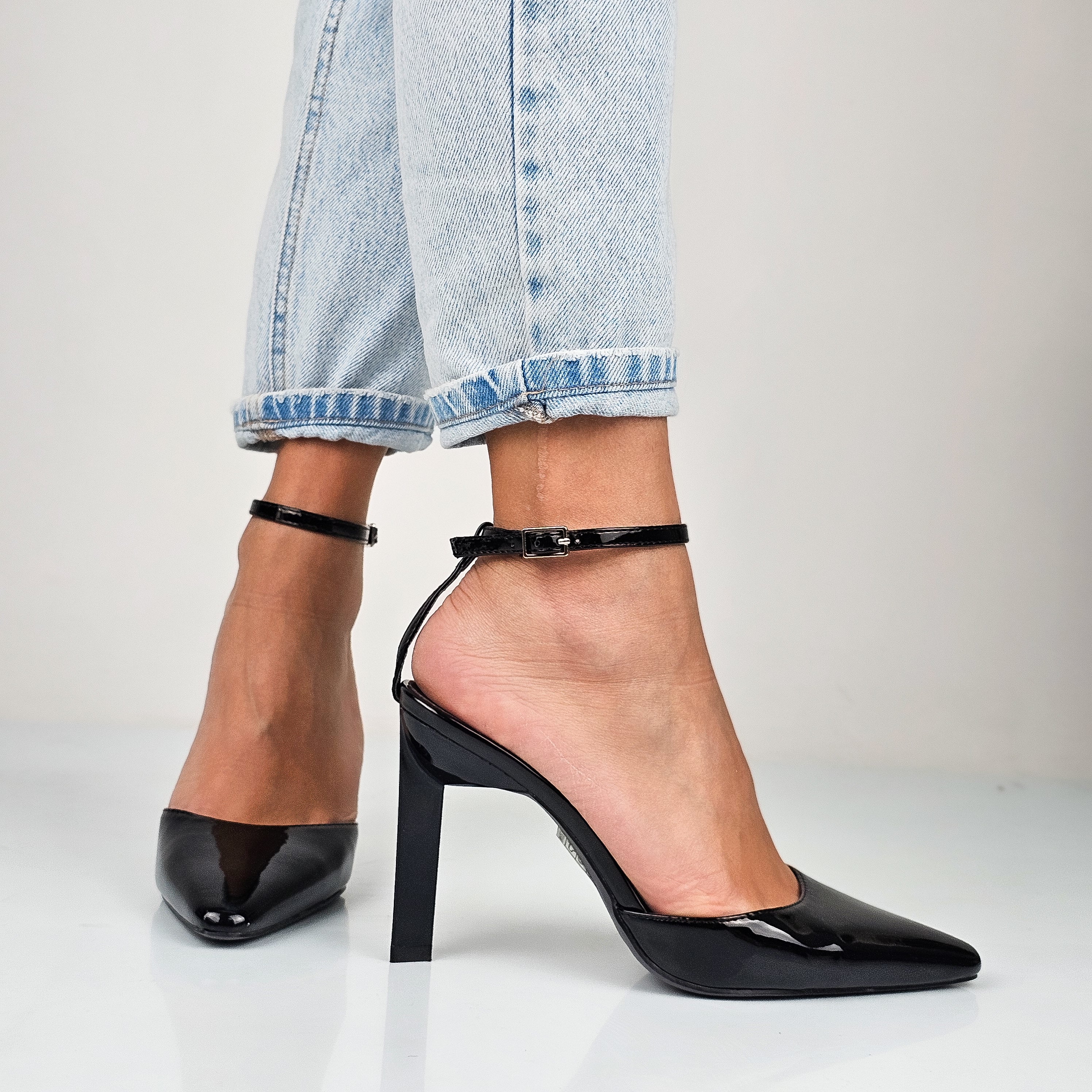 Jude - Decollette Slingback