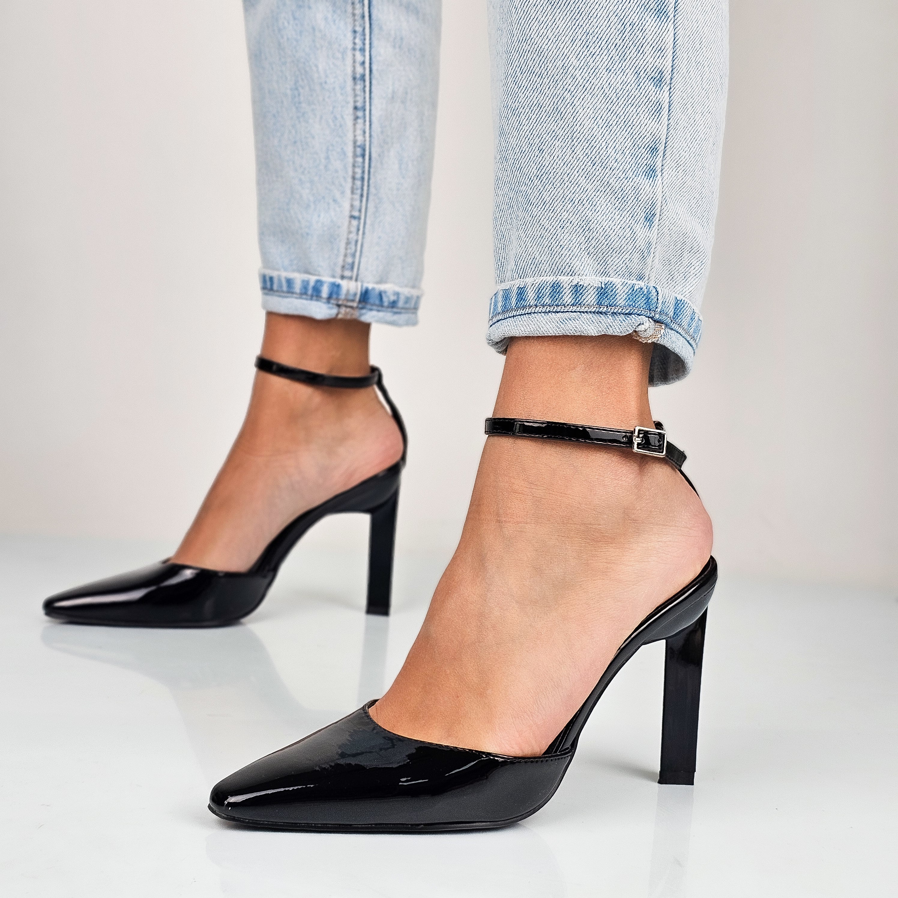 Jude - Decollette Slingback